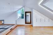 Masterschlafzimmer_Dachgeschoss - 