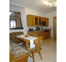 Gemütliche, helle 4-Zimmer-Wohnung mit Einbauküche in zentraler Lage von Auma zu vermieten - Auma-Weidatal