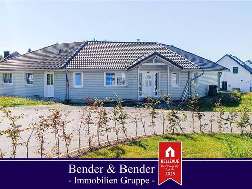 Frontansicht - Ruhig wohnen, nachhaltig leben - 150 m² Bungalow mit PV & Wärmepumpe!