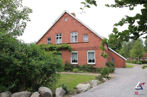 Auffahrt - 3 Zimmer Bauernhaus, Landhaus zum Kaufen in Uplengen