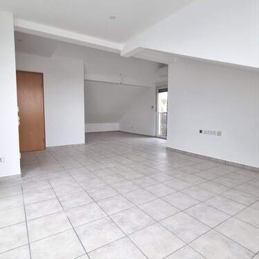 Platz da, wir decken auf - 2 Zimmer Etagenwohnung zur Miete in Aschaffenburg