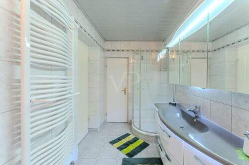  Bad - 2 Zimmer Einfamilienhaus in Berlin