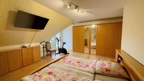 Zimmer I mit Zugang zum Balkon - 