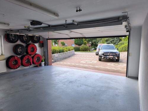 Zufahrt zur Doppelgarage - 