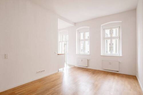 Bild 1 - Charmante 1-Zimmer-Wohnung mit Balkon im kernsanierten Altbau
