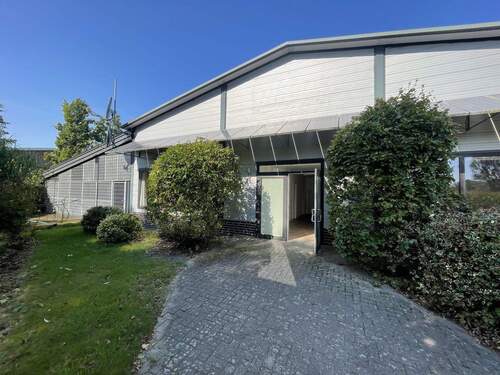 Büro&Halle Eingang - 