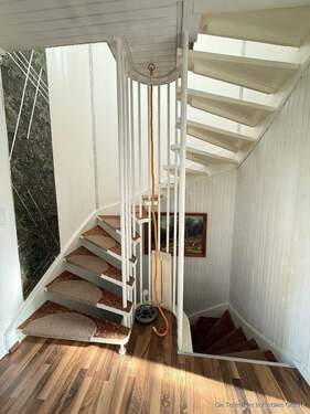 Treppe zum Obergeschoss - 