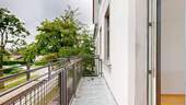 Balkon zur Strasse.jpg - 
