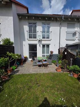 hintere Hausansicht.jpg - vermietetes Reihenhaus in Ermlitz