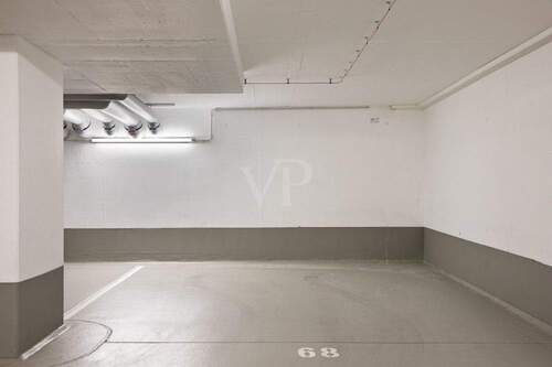 Tiefgaragenstellplatz - 