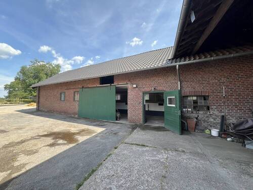 Pferdestall Hofseite - 