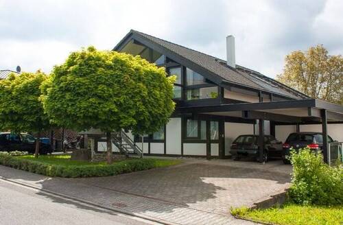 Ansicht von Straße - Exklusives Wohnen in einem HUF Haus