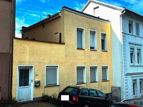 Ansicht - Zweifamilienhaus - 78.000,00&nbsp;EUR Kaufpreis, ca.&nbsp; 114,00&nbsp;m&sup2;&nbsp;Wohnfl&auml;che