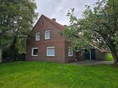toller Resthof mit Weideland - Ostfriesisches Bauernhaus mit Weideland am Haus.
