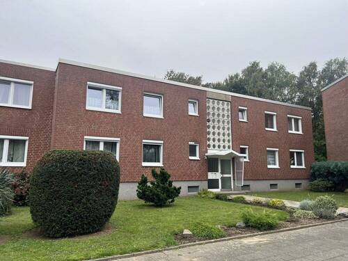 Straßenansicht - 4-Zimmer-Wohnung in ruhiger Sackgasse!!