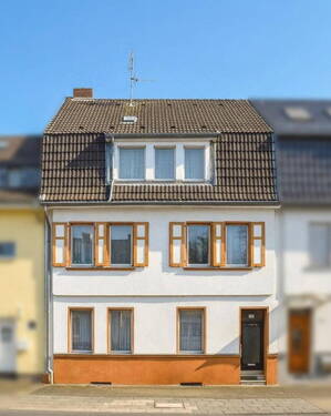 Bild 1 - EIN - ZWEIFAMILIENHAUS AUF GROSSZÜGIGEM GRUNDSTÜCK IN ZENTRALER LAGE VON DELLBRÜCK