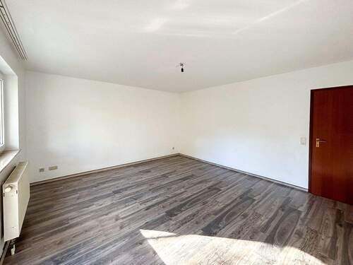 Wohnzimmer - 5 Zimmer Etagenwohnung in Wissen