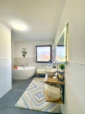 Helles Badezimmer - 