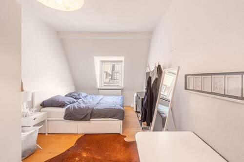 Schlafzimmer 1 - 3 Zimmer Etagenwohnung in München