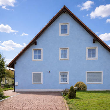 Grundstück Anfahrt - Dieses Haus sucht eine Familie, die Nähe schätzt - und trotzdem Freiraum braucht !
