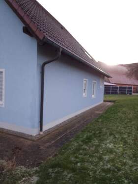 Seitenansicht Haus - 3 Zimmer Etagenwohnung in Pommersfelden