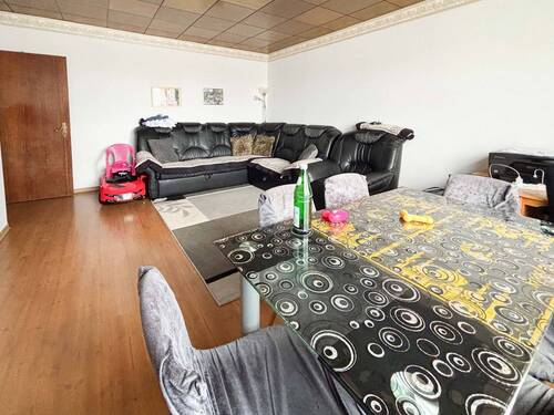 Wohn-/Esszimmer Wohnung 2. OG - 