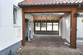 Garage rechts/Hauseingang - 