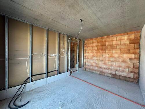 60fbb34d-ae4b-4ab0-b955-9a401486449b.jpg - 