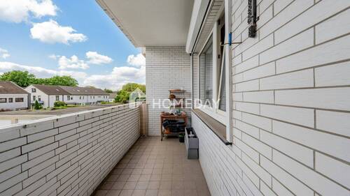 Loggia 1 - Gepflegte 3-Zimmer-Wohnung mit Südost-Loggia, Einbauküche und tollem Grundriss