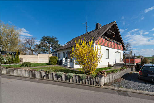 Immobilien-Würselen-Wohnung-Kaufen-RO472-11 - PHI AACHEN - Gepflegter 3-Zimmer-Wohntraum mit Loggia und Carport in idyllischer Lage von Würselen!