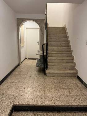 Treppenhaus.jpg - 7 Zimmer Mehrfamilienhaus, Wohnhaus in Bremen