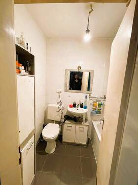 Badezimmer - Etagenwohnung mit 34,30 m&sup2; in Mannheim zur Miete