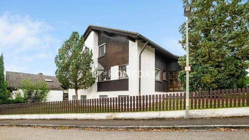 Außenansicht 3 - 6 Zimmer Einfamilienhaus in Kösching