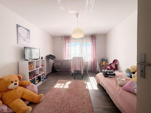 Schlafzimmer1 - Bezugsfreie 2 ZKB mit Balkon in verkehrsgünstiger Lage 