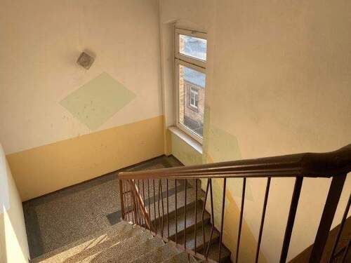 Treppenhaus - 1 Zimmer Etagenwohnung zur Miete in Halle (Saale)