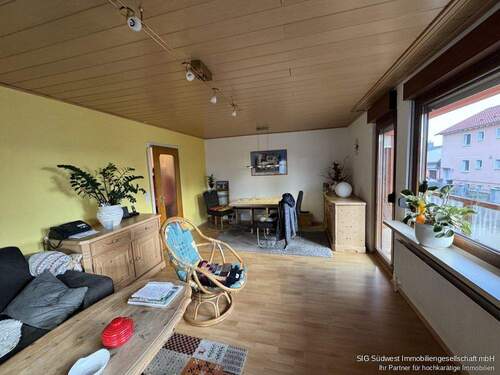 Wohnzimmer im HP - Mehrfamilienhaus, Wohnhaus mit 200,00 m&sup2; in Pforzheim - Eutingen zum Kaufen