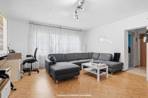 Wohnzimmer OG Einheit - 1 Zimmer Mehrfamilienhaus, Wohnhaus zum Kaufen in Karlsruhe