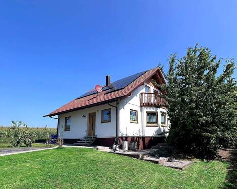 IMG_4943_2.jpg - Schönes Einfamilienhaus mit großem Grundstück und Traumblick ins Grüne!