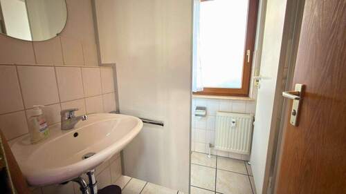 WC - 1 Zimmer Büro in Eningen unter Achalm