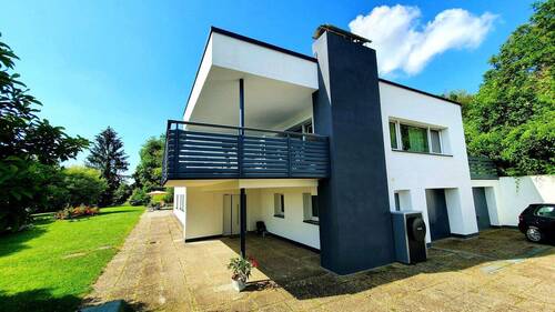 Bild 1 - Besonderes saniertes 1-2 Familienhaus, großer Garten mit Privatsphäre und Weitblick.