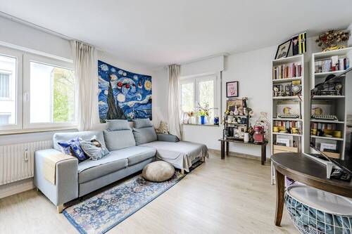 Wohnen 1. OG - 1 Zimmer Mehrfamilienhaus, Wohnhaus in Stuttgart