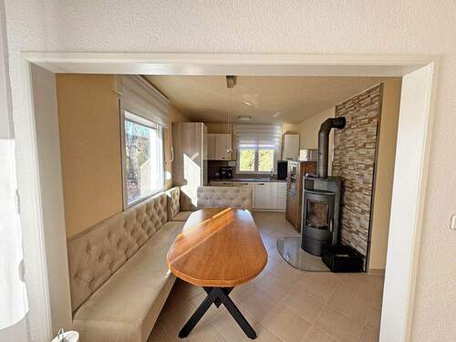 Essbereich und Küche - 5 Zimmer Einfamilienhaus in Münsingen