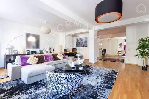 Wohnzimmer - 5 Zimmer Etagenwohnung zur Miete in Düsseldorf