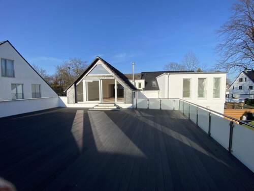 Riesige Sonnenterrasse - 