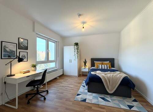 Schlafzimmer 1 (KI-möbliert) - 