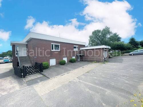 PHOTO-2024-06-04-10-12-05 - Büro zur Miete in Neustadt in Holstein