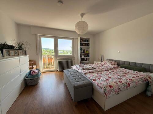 Schlafzimmer EG - Mehrfamilienhaus, Wohnhaus mit 175,00 m&sup2; in Oberderdingen zum Kaufen