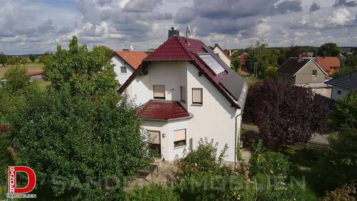 Titelbild - Modernes EFH mit Einlieger Wohnung, Photovoltaik, Solarthermie & großem Garten in Ruhiger Lage