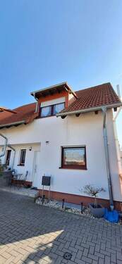 Haus Außenansicht - 4 Zimmer Doppelhaushälfte zum Kaufen in Obrigheim (Pfalz)