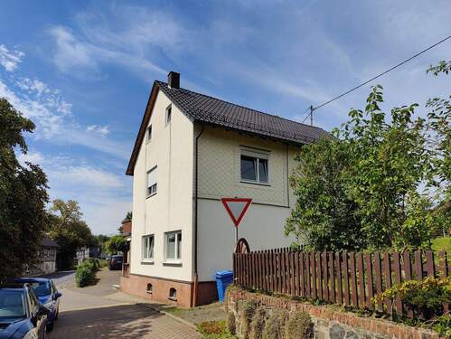 Hausansicht - 6 Zimmer Einfamilienhaus in Altenkirchen